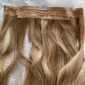 Halo Couture 24” hair extensions in cool blonde